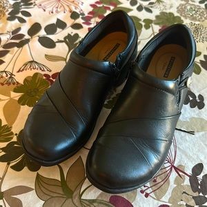 The cute black boot got small in my feet and rarely wore it.